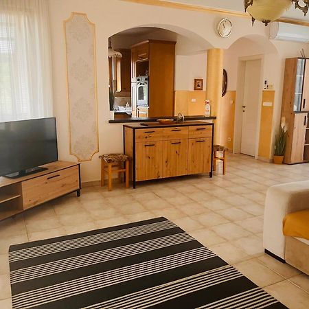 Aqua Azur Apartman ไฮจ์ดุสโซบอสโล ภายนอก รูปภาพ