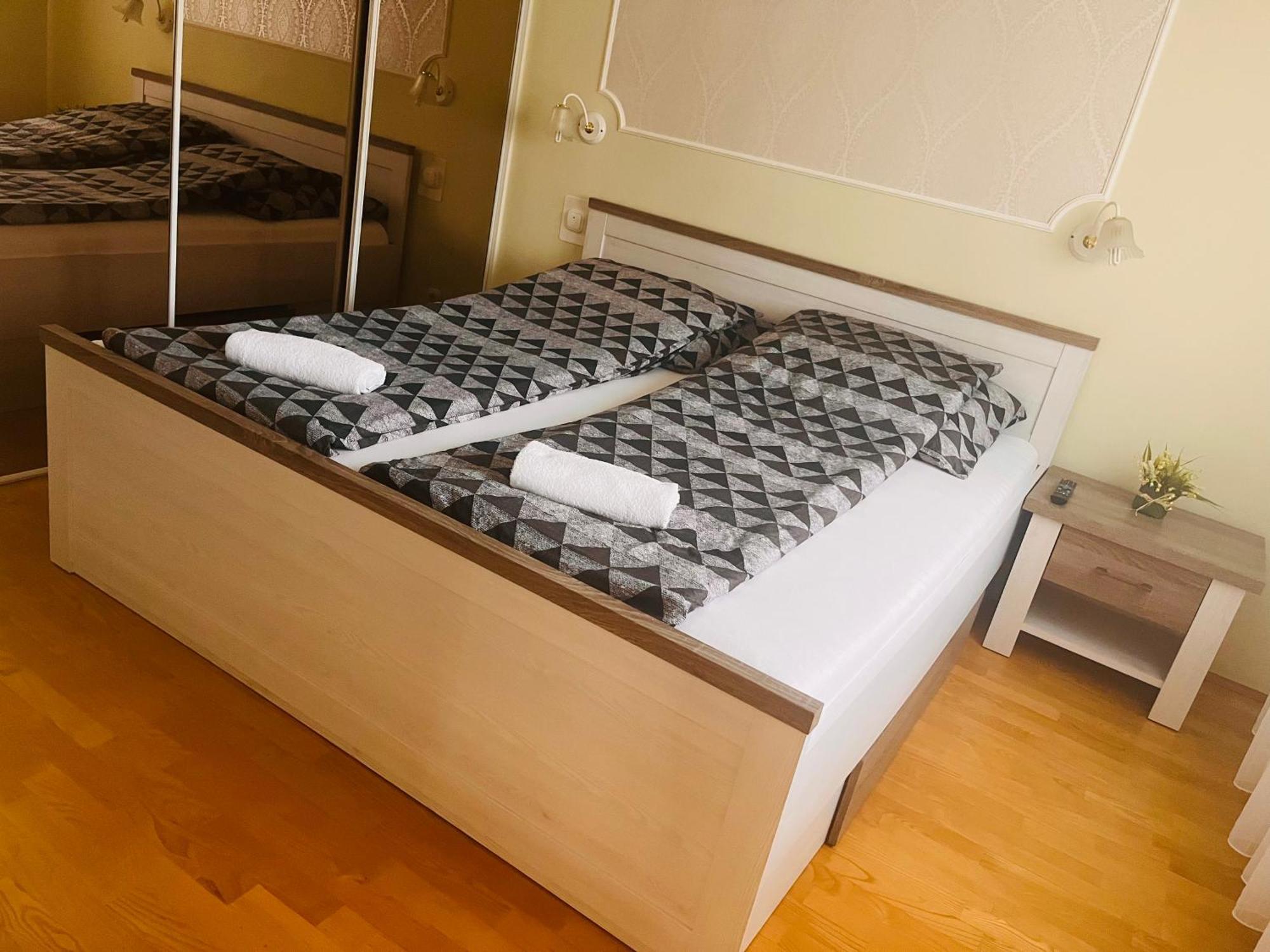 Aqua Azur Apartman ไฮจ์ดุสโซบอสโล ภายนอก รูปภาพ