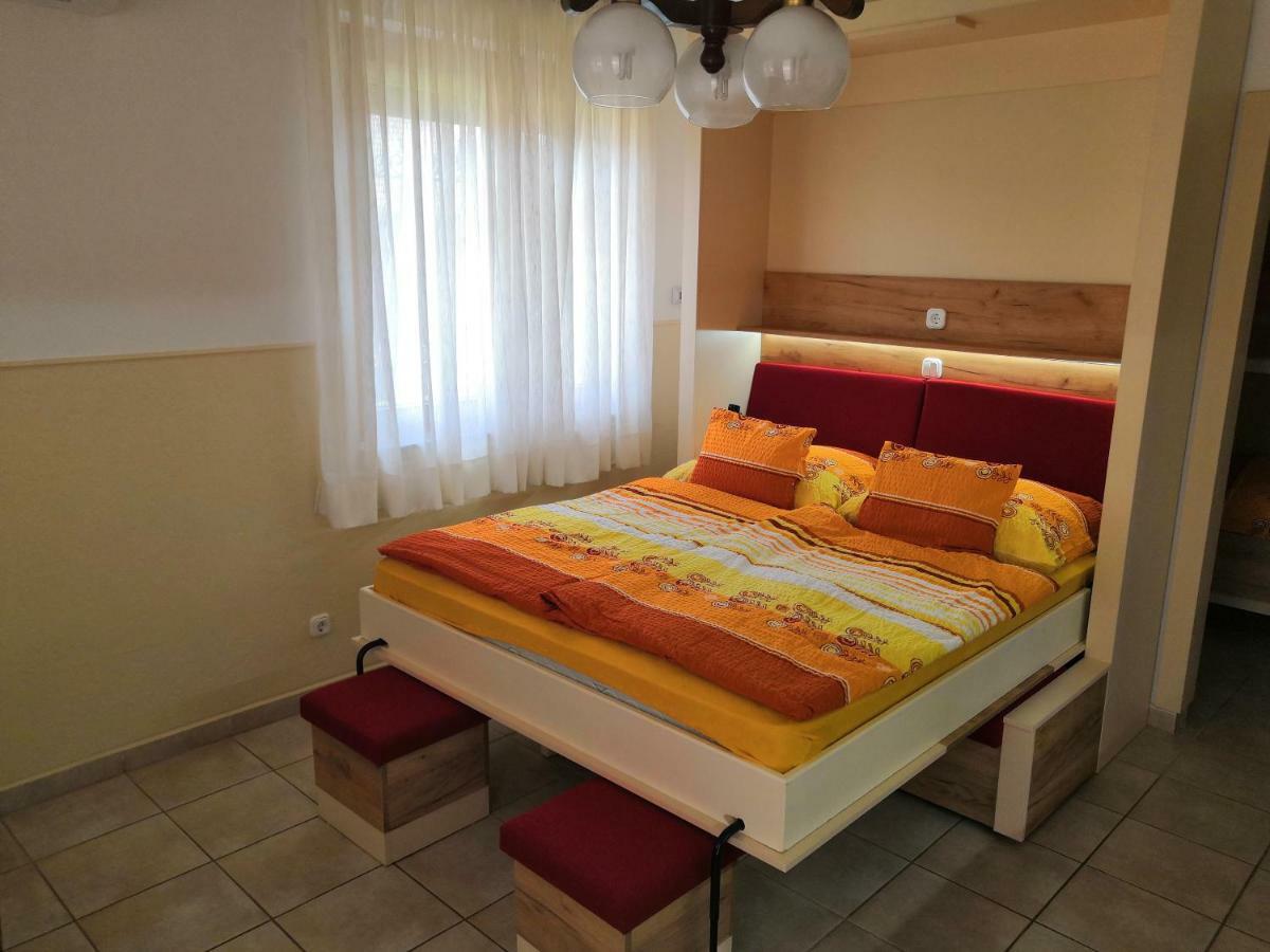 Aqua Azur Apartman ไฮจ์ดุสโซบอสโล ภายนอก รูปภาพ