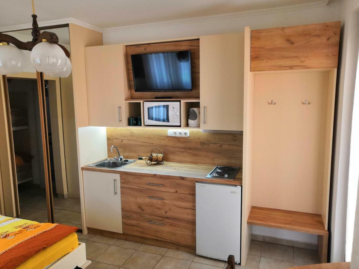 Aqua Azur Apartman ไฮจ์ดุสโซบอสโล ภายนอก รูปภาพ